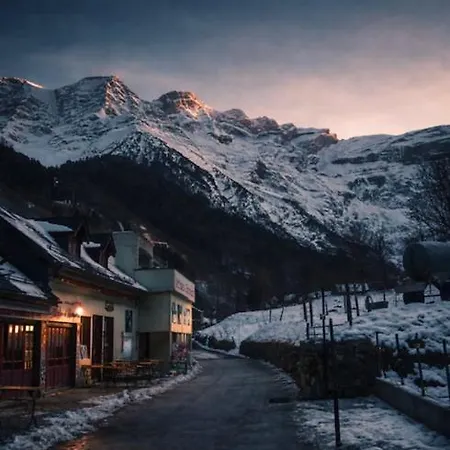 Les Gentianes Apartment