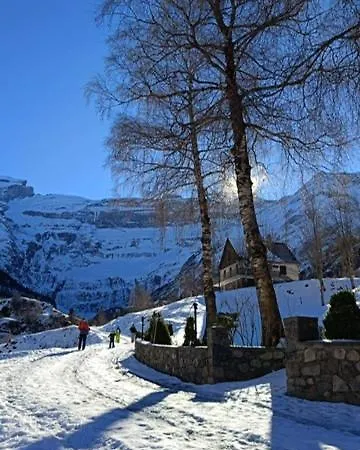 Les Gentianes Apartment *